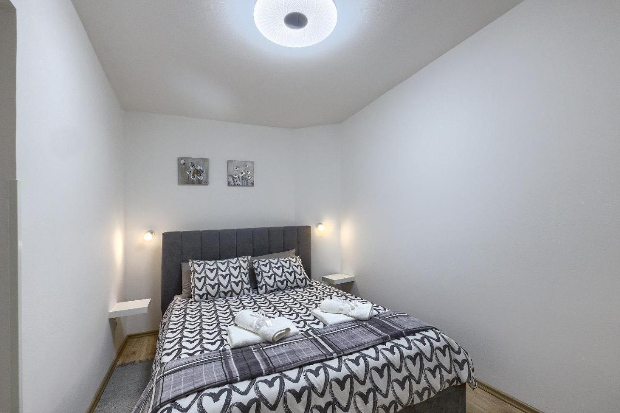 Studio Apartman Luka Pomer Extérieur photo