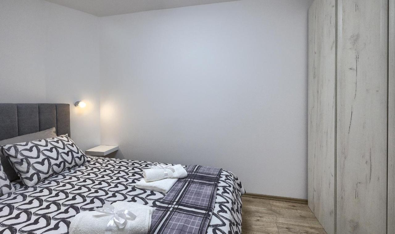 Studio Apartman Luka Pomer Extérieur photo